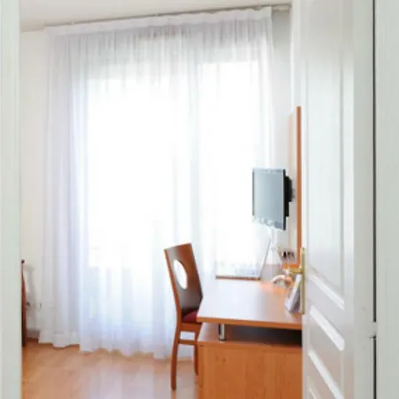 Aparthotel Sejours & Affaires Park Lane 2*