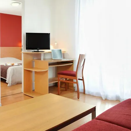Aparthotel Sejours & Affaires Park Lane