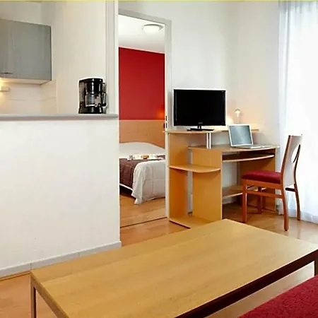 Aparthotel Sejours & Affaires Park Lane 2*