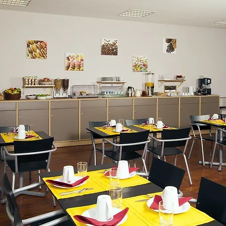 Sejours & Affaires Park Lane 2*