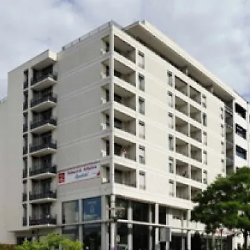 Sejours & Affaires Park Lane 2*